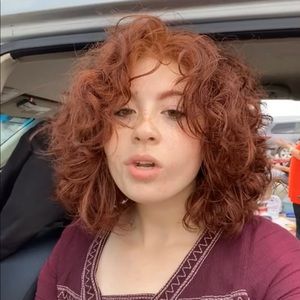 Meet your Posher, Dalia renee